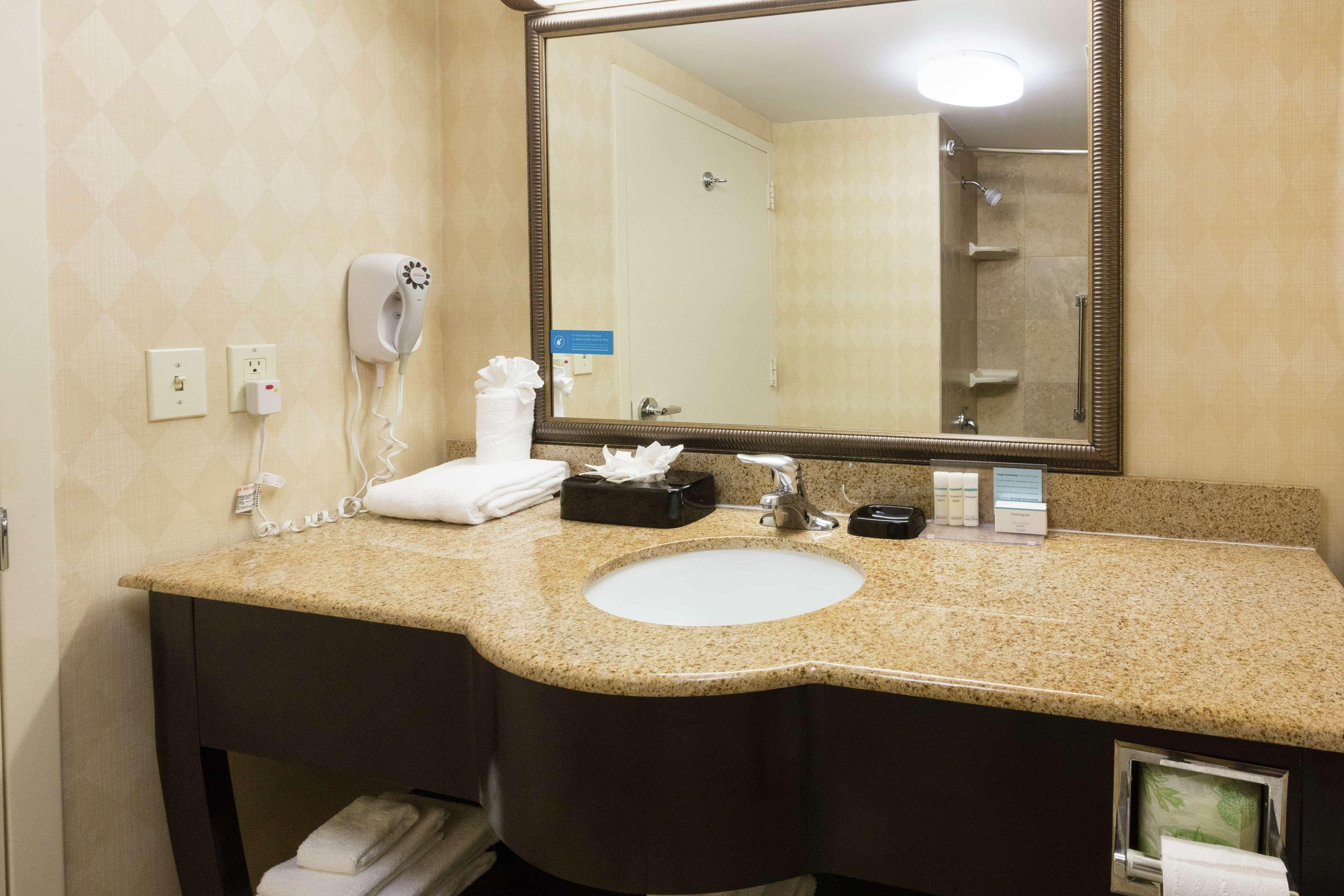 Hampton Inn & Suites Jacksonville-Airport Bagian luar foto