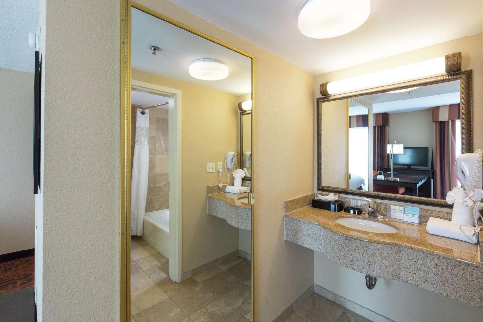 Hampton Inn & Suites Jacksonville-Airport Bagian luar foto